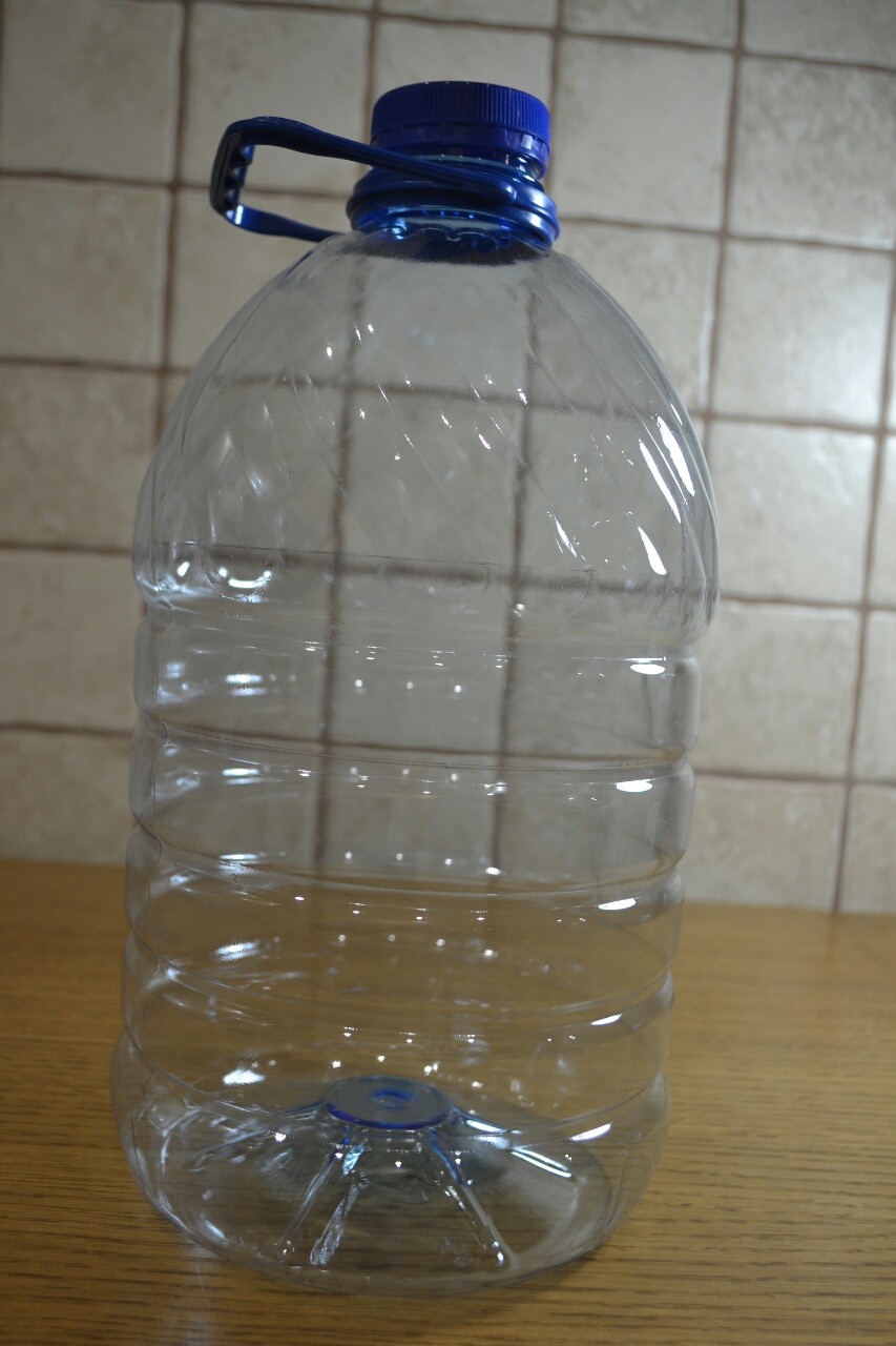 пет пляшка на 5л