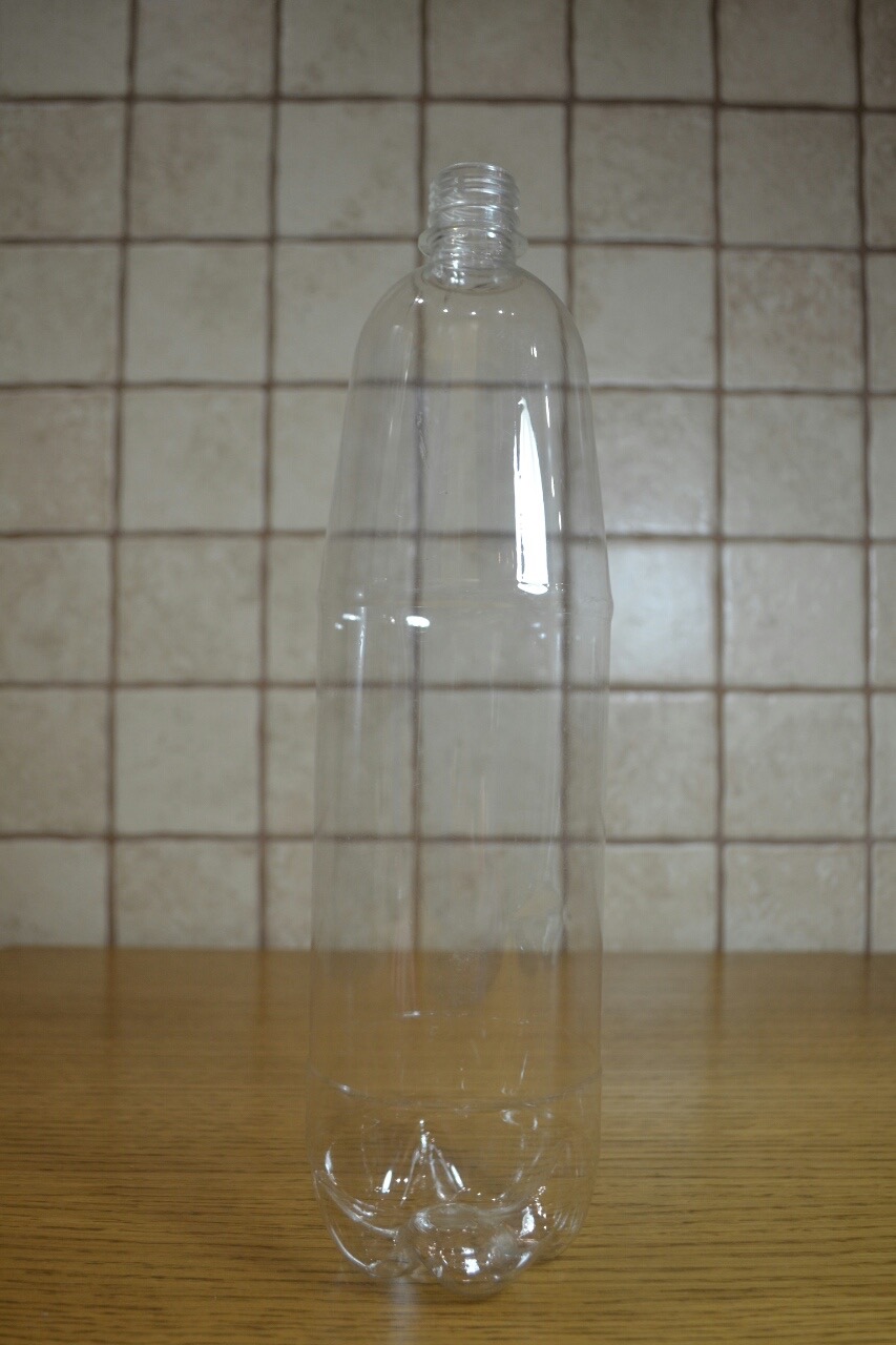 пет пляшка на 1,5л